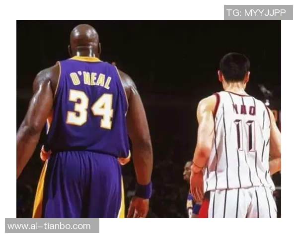 姚明谈篮球场内外的差异：透明竞技与复杂人生的对比分析